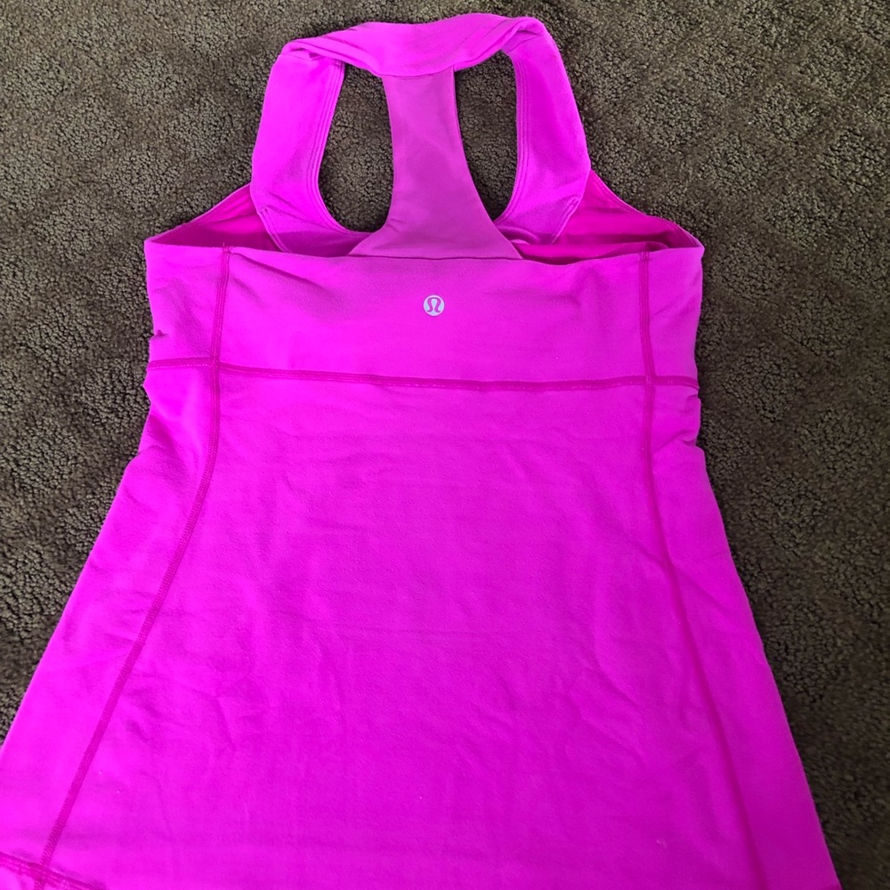 Lululemon workout top